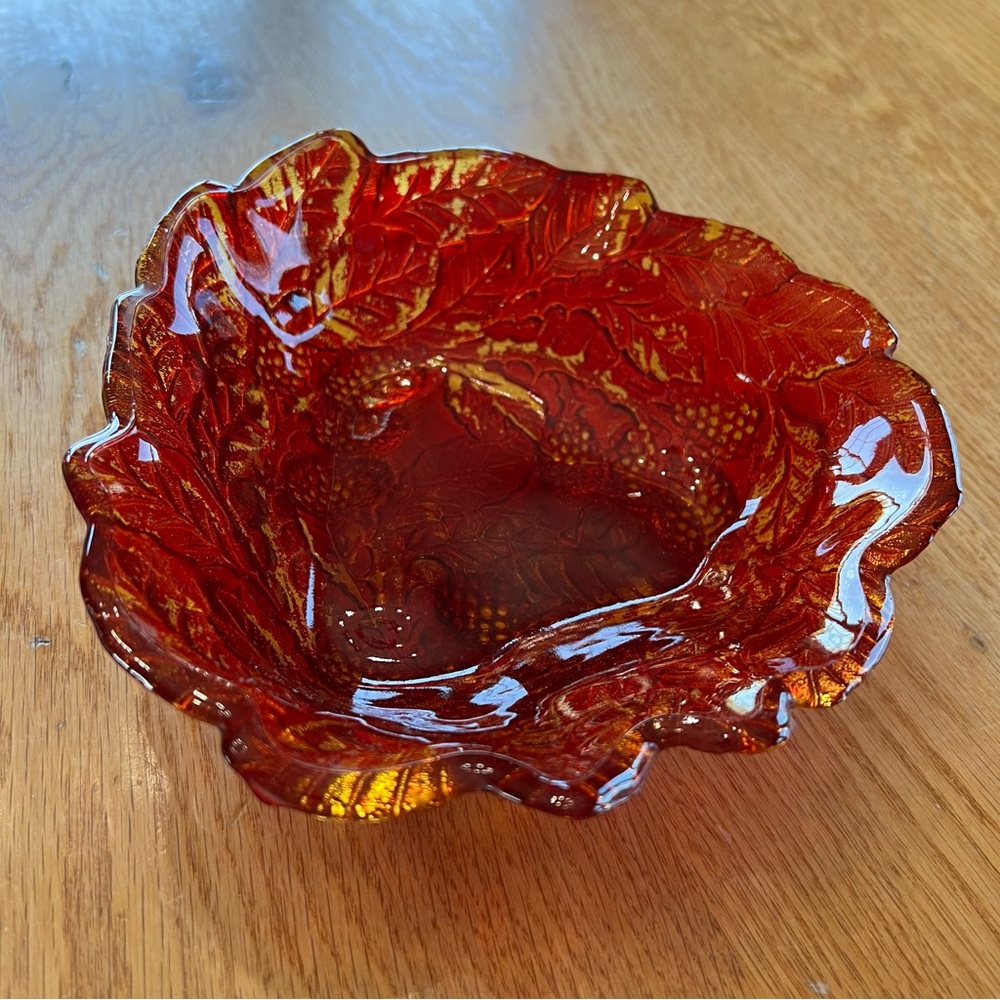 Vintage Indiana Glass Bowl Ruby Red
Dish Logan Berry Leaves 7"x2"